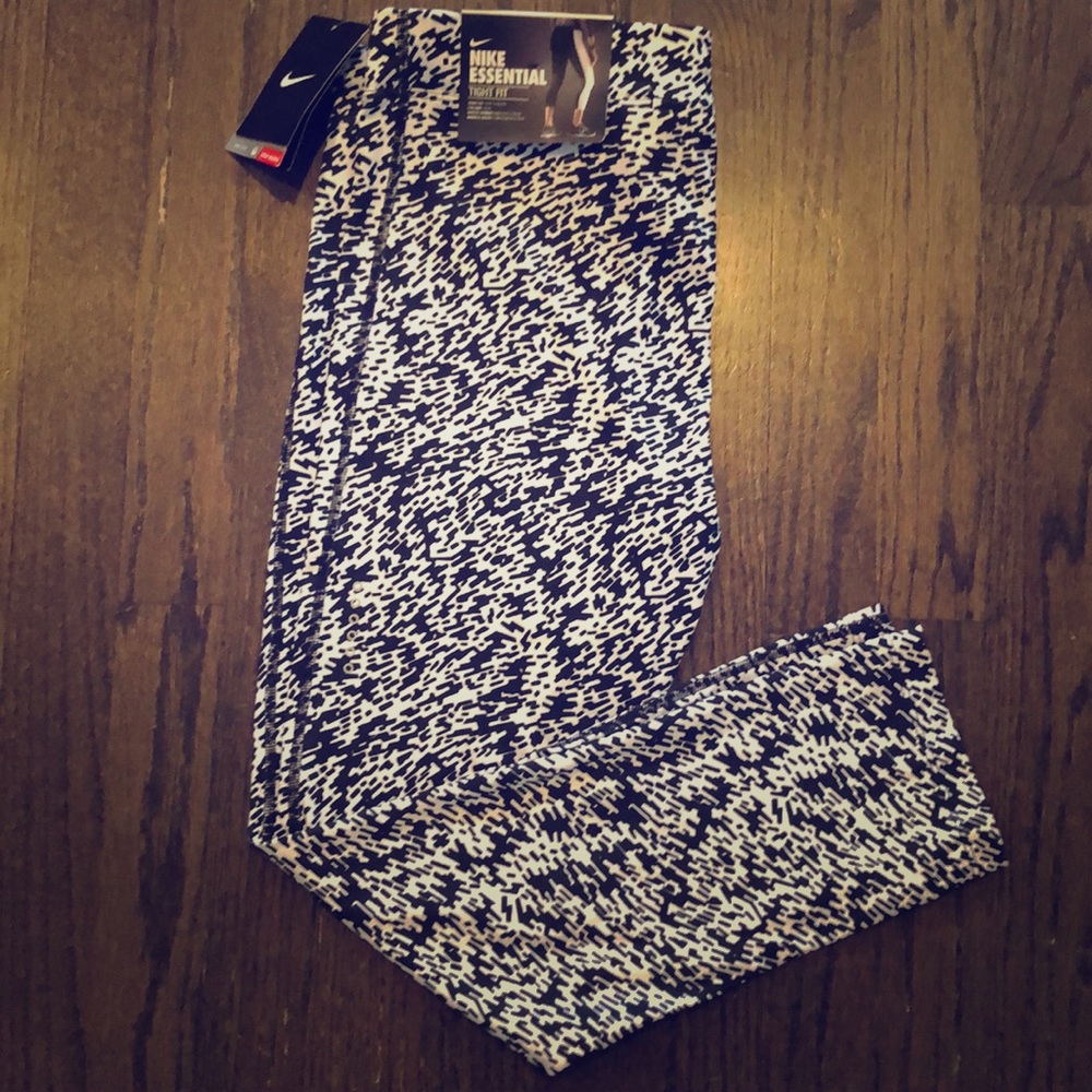 Nike Cropped Dri-Fit Pants